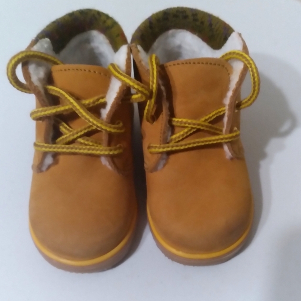 Igloo Baby Lug Heel Lace-Up Tan High Top Booties Infant Size US 4